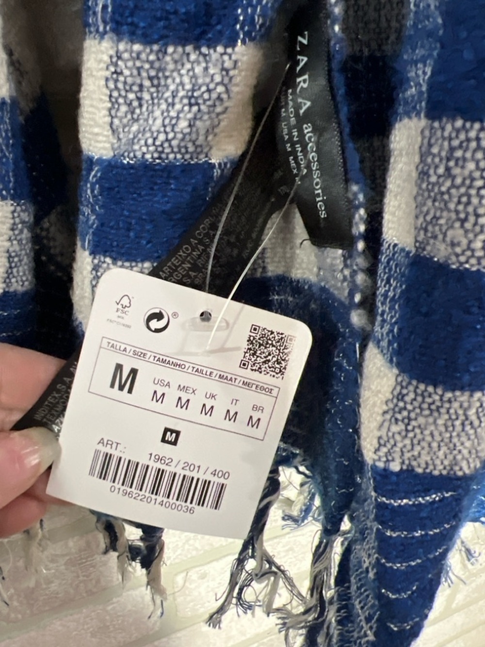 Zara Accessories NWT Blue and White Check Plaid Gingham Fringe Scarf Wrap Size M - Picture 4 of 4